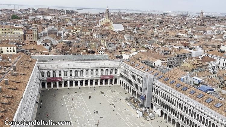 Las Procuratie Vecchie y Procuratie Nuove vistas desde lo alto